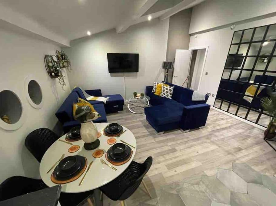 Fantastic Centre Apartments, Fenwick Street *
