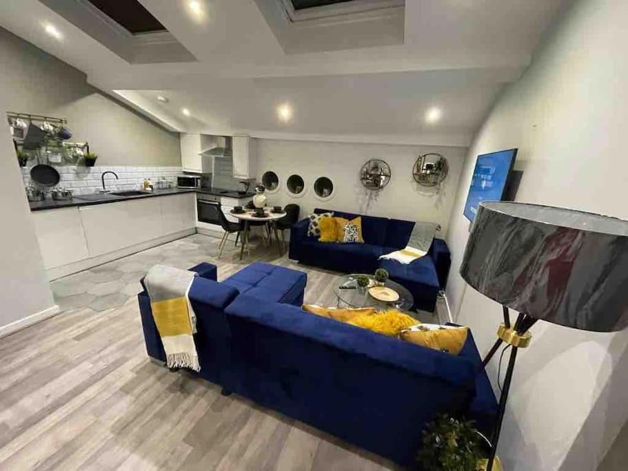 Fantastic Centre Apartments, Fenwick Street Apartment